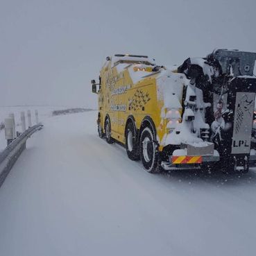 camion dans la neige